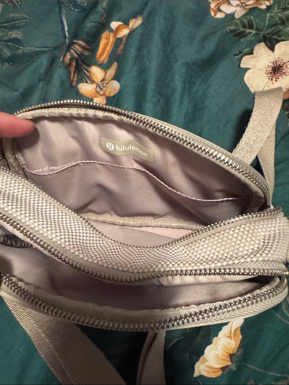 lululemon athletica Champagne Textured Crossbody Bag - Picture 3 of 4